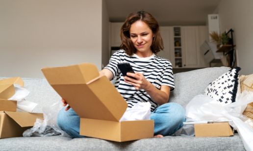 Creating Customer Service in a Digital Realm: E-Commerce   Loyalty Solutions